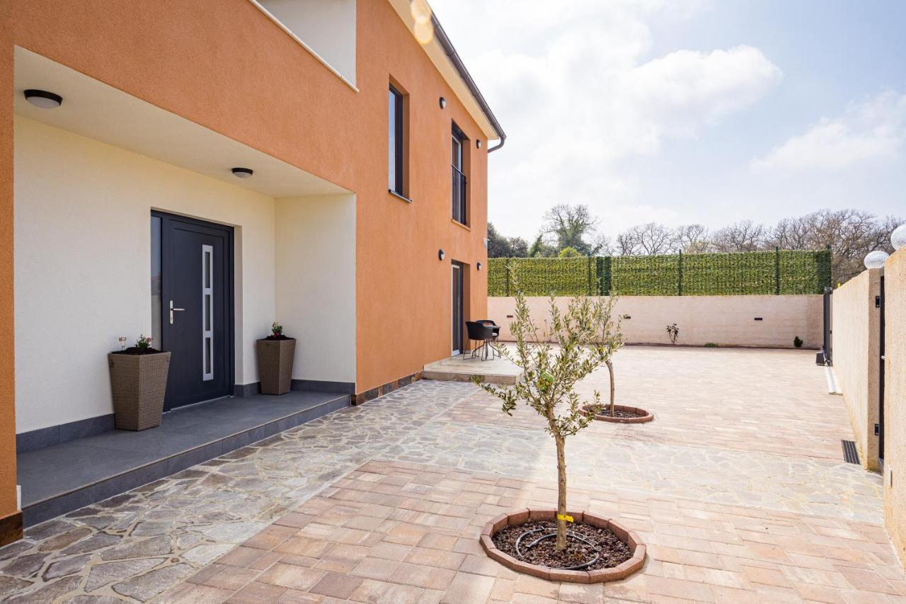 Villa Nur Pula Exterior photo