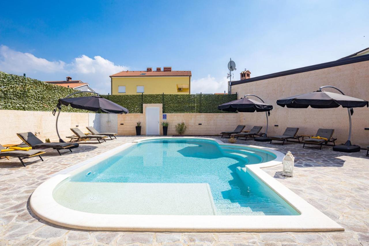 Villa Nur Pula Exterior photo